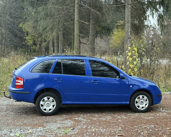 Синий Шкода Фабия, объемом двигателя 1.42 л и пробегом 242 тыс. км за 3850 $, фото 5 на Automoto.ua