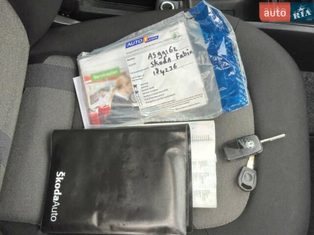 Синий Шкода Фабия, объемом двигателя 1.4 л и пробегом 239 тыс. км за 5700 $, фото 52 на Automoto.ua
