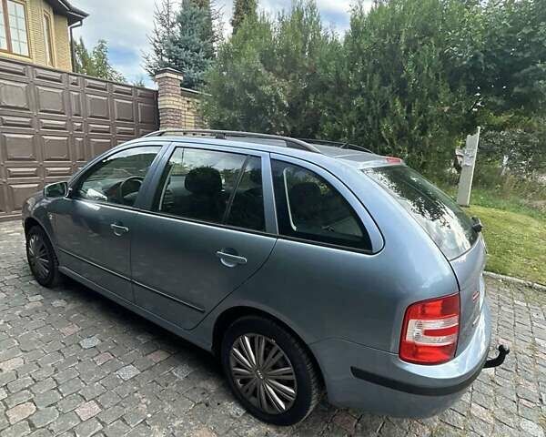 Синий Шкода Фабия, объемом двигателя 1.4 л и пробегом 214 тыс. км за 4999 $, фото 15 на Automoto.ua
