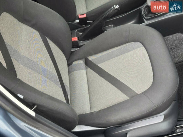 Синий Шкода Фабия, объемом двигателя 1.4 л и пробегом 239 тыс. км за 5700 $, фото 45 на Automoto.ua