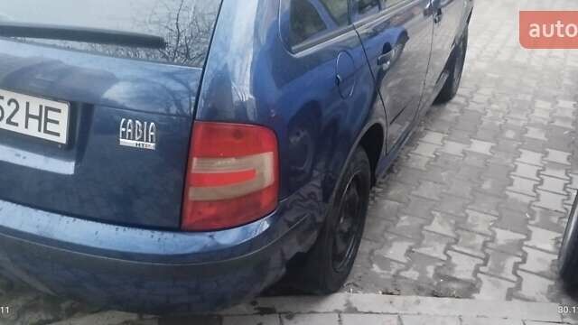Синий Шкода Фабия, объемом двигателя 1.2 л и пробегом 198 тыс. км за 3800 $, фото 3 на Automoto.ua