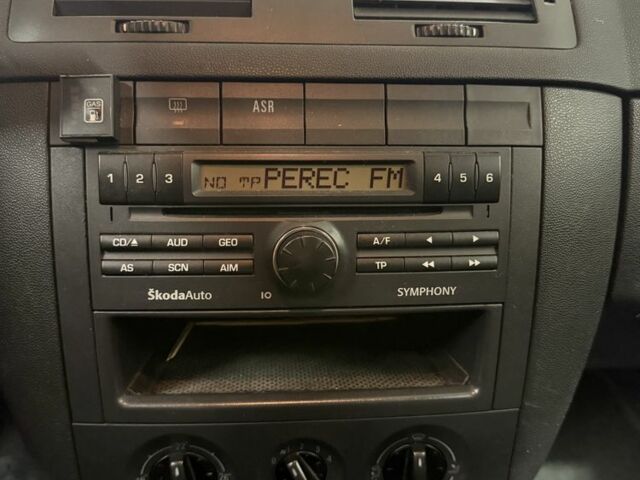 Синий Шкода Фабия, объемом двигателя 1.4 л и пробегом 230 тыс. км за 4999 $, фото 11 на Automoto.ua