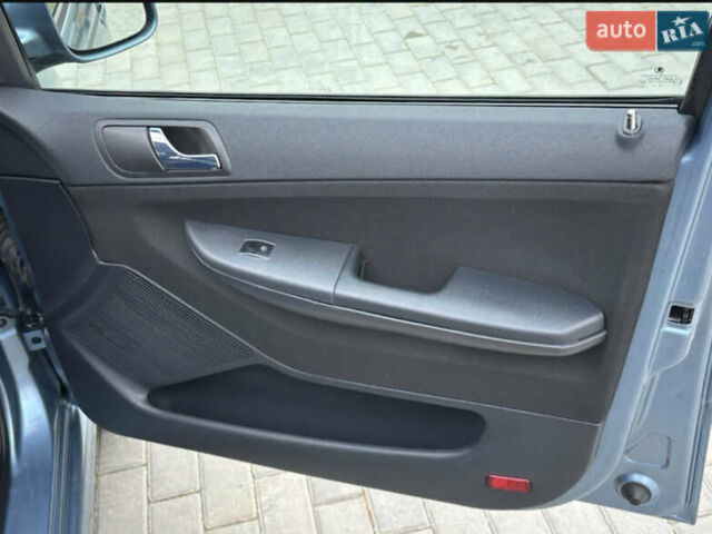 Синий Шкода Фабия, объемом двигателя 1.4 л и пробегом 239 тыс. км за 5700 $, фото 44 на Automoto.ua