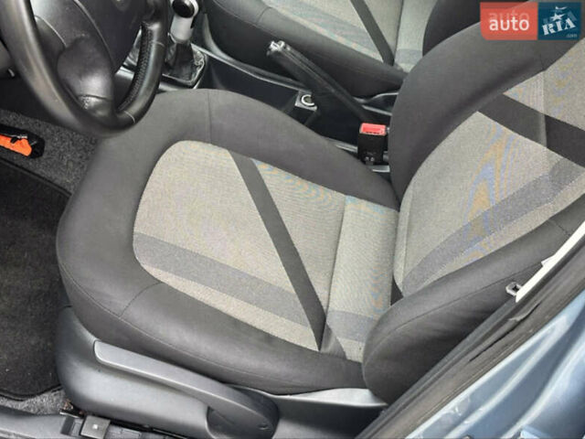 Синий Шкода Фабия, объемом двигателя 1.4 л и пробегом 239 тыс. км за 5700 $, фото 27 на Automoto.ua