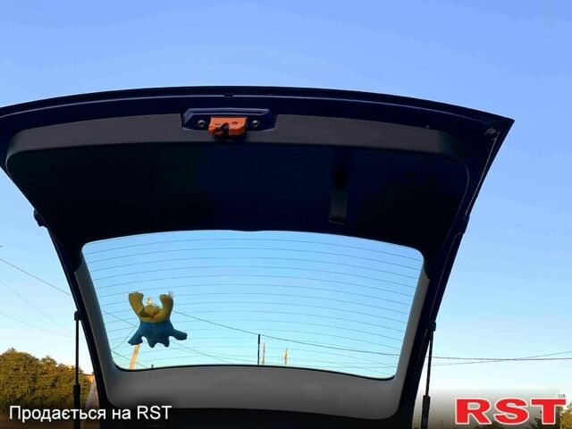 Синій Шкода Фабія, об'ємом двигуна 1.4 л та пробігом 260 тис. км за 4800 $, фото 5 на Automoto.ua