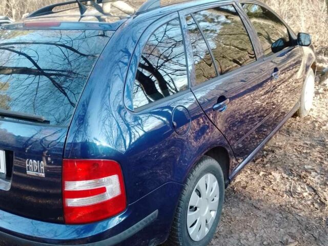 Синій Шкода Фабія, об'ємом двигуна 1.4 л та пробігом 238 тис. км за 4600 $, фото 2 на Automoto.ua