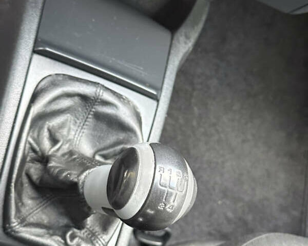 Синий Шкода Фабия, объемом двигателя 1.4 л и пробегом 239 тыс. км за 5700 $, фото 30 на Automoto.ua