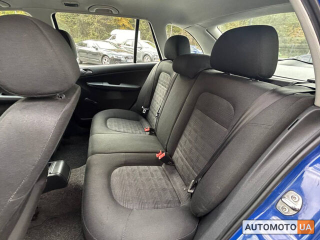 Синий Шкода Фабия, объемом двигателя 1.4 л и пробегом 248 тыс. км за 4800 $, фото 10 на Automoto.ua