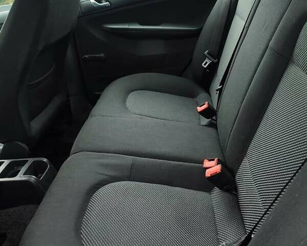 Синий Шкода Фабия, объемом двигателя 1.4 л и пробегом 228 тыс. км за 4600 $, фото 12 на Automoto.ua