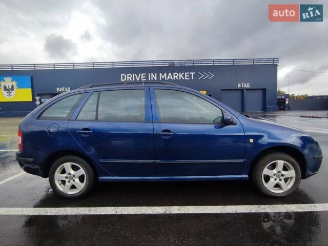 Синий Шкода Фабия, объемом двигателя 1.4 л и пробегом 228 тыс. км за 4600 $, фото 2 на Automoto.ua
