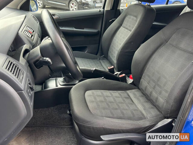 Синий Шкода Фабия, объемом двигателя 1.4 л и пробегом 248 тыс. км за 4800 $, фото 8 на Automoto.ua