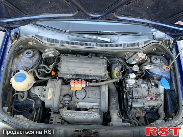 Синий Шкода Фабия, объемом двигателя 1.4 л и пробегом 260 тыс. км за 4800 $, фото 8 на Automoto.ua