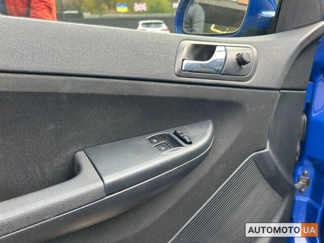 Синий Шкода Фабия, объемом двигателя 1.4 л и пробегом 248 тыс. км за 4800 $, фото 6 на Automoto.ua