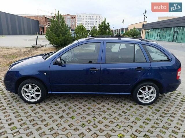 Синий Шкода Фабия, объемом двигателя 1.39 л и пробегом 214 тыс. км за 5700 $, фото 3 на Automoto.ua