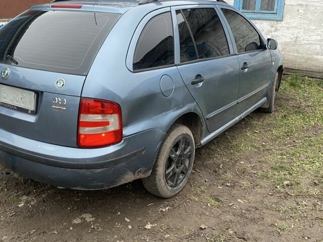 Синий Шкода Фабия, объемом двигателя 1.2 л и пробегом 370 тыс. км за 3450 $, фото 2 на Automoto.ua