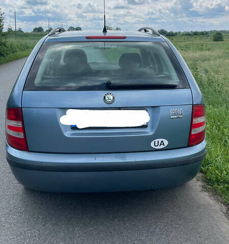 Синий Шкода Фабия, объемом двигателя 1.39 л и пробегом 330 тыс. км за 4000 $, фото 3 на Automoto.ua