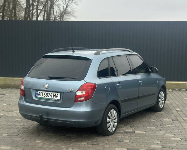 Синий Шкода Фабия, объемом двигателя 1.39 л и пробегом 285 тыс. км за 3950 $, фото 1 на Automoto.ua