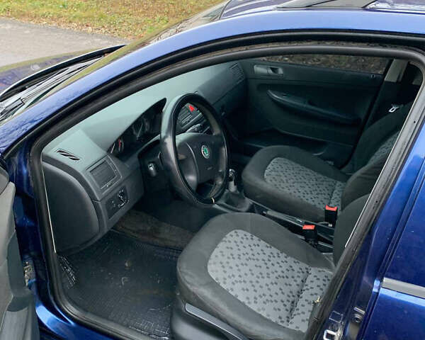 Синий Шкода Фабия, объемом двигателя 1.39 л и пробегом 247 тыс. км за 3400 $, фото 8 на Automoto.ua