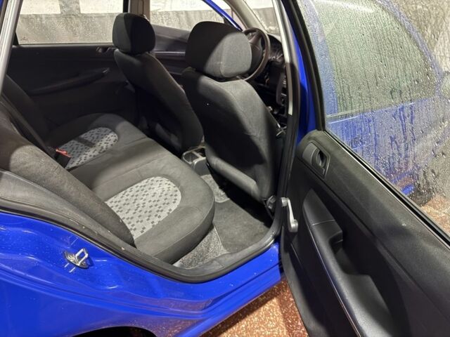 Синий Шкода Фабия, объемом двигателя 1.4 л и пробегом 230 тыс. км за 4999 $, фото 14 на Automoto.ua