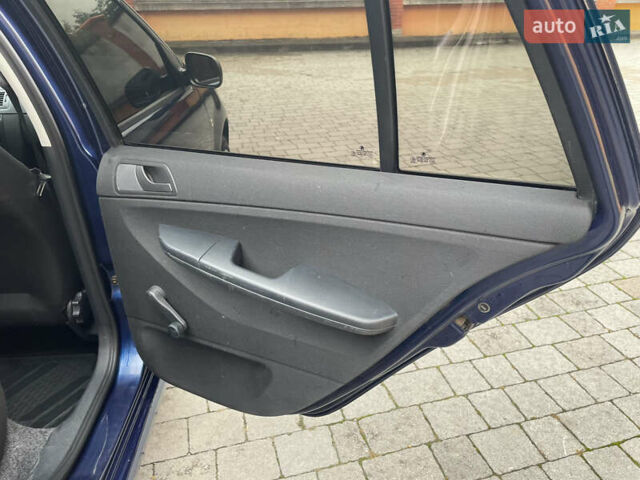 Синій Шкода Фабія, об'ємом двигуна 1.39 л та пробігом 225 тис. км за 4199 $, фото 13 на Automoto.ua