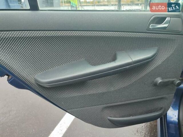 Синий Шкода Фабия, объемом двигателя 1.4 л и пробегом 228 тыс. км за 4600 $, фото 13 на Automoto.ua