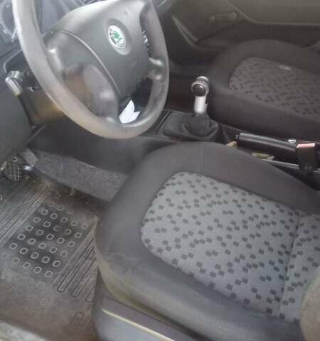 Синій Шкода Фабія, об'ємом двигуна 1.39 л та пробігом 213 тис. км за 4300 $, фото 5 на Automoto.ua