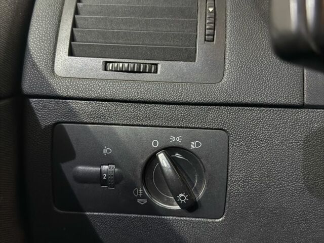 Синий Шкода Фабия, объемом двигателя 1.4 л и пробегом 230 тыс. км за 4999 $, фото 10 на Automoto.ua