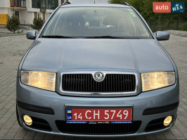 Синий Шкода Фабия, объемом двигателя 1.4 л и пробегом 239 тыс. км за 5700 $, фото 2 на Automoto.ua