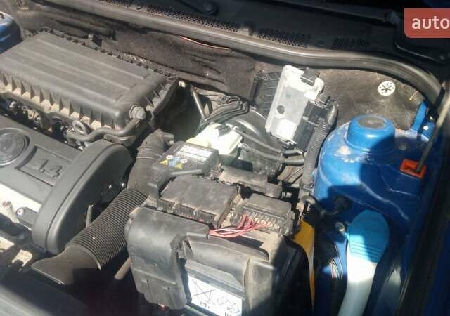Синій Шкода Фабія, об'ємом двигуна 1.39 л та пробігом 213 тис. км за 4300 $, фото 6 на Automoto.ua