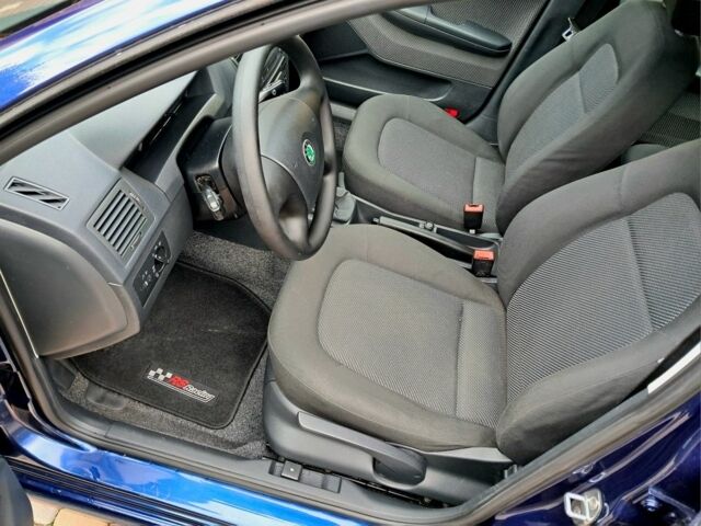 Синий Шкода Фабия, объемом двигателя 0 л и пробегом 216 тыс. км за 5200 $, фото 5 на Automoto.ua
