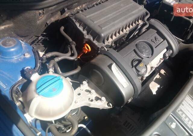 Синій Шкода Фабія, об'ємом двигуна 1.39 л та пробігом 213 тис. км за 4300 $, фото 2 на Automoto.ua