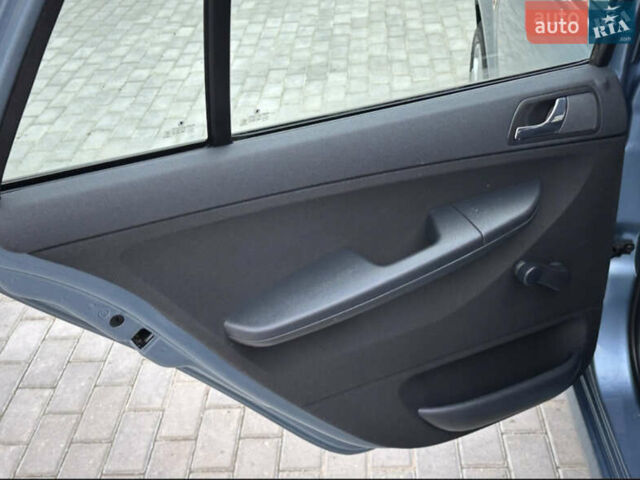 Синий Шкода Фабия, объемом двигателя 1.4 л и пробегом 239 тыс. км за 5700 $, фото 33 на Automoto.ua