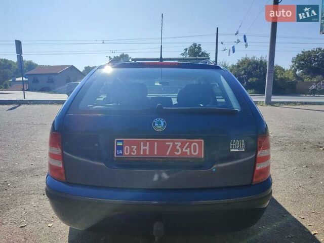 Синий Шкода Фабия, объемом двигателя 1.4 л и пробегом 228 тыс. км за 4600 $, фото 3 на Automoto.ua