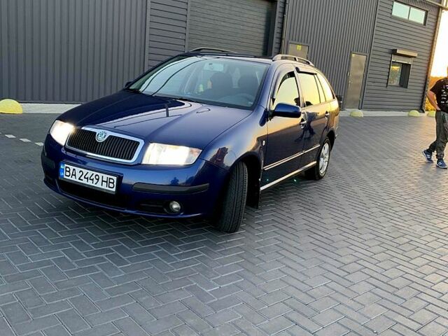 Синій Шкода Фабія, об'ємом двигуна 1.4 л та пробігом 260 тис. км за 4800 $, фото 4 на Automoto.ua