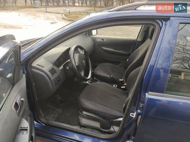 Синій Шкода Фабія, об'ємом двигуна 1.39 л та пробігом 220 тис. км за 3000 $, фото 7 на Automoto.ua