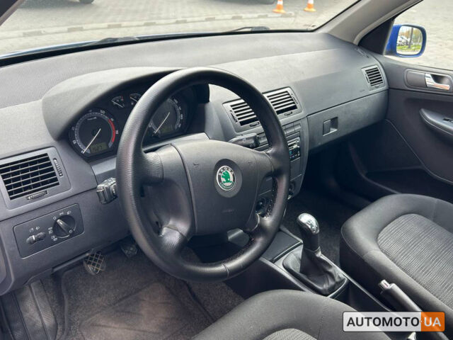 Синий Шкода Фабия, объемом двигателя 1.4 л и пробегом 248 тыс. км за 4800 $, фото 7 на Automoto.ua