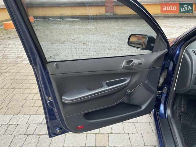 Синій Шкода Фабія, об'ємом двигуна 1.39 л та пробігом 225 тис. км за 4199 $, фото 21 на Automoto.ua