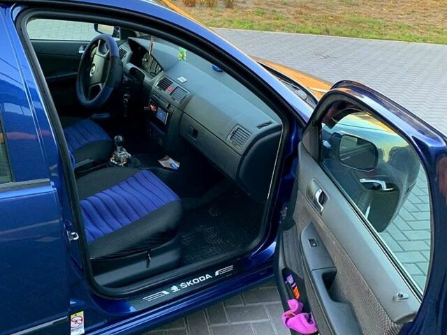 Синий Шкода Фабия, объемом двигателя 1.4 л и пробегом 260 тыс. км за 4800 $, фото 6 на Automoto.ua