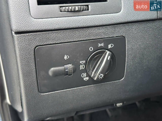 Синий Шкода Фабия, объемом двигателя 1.4 л и пробегом 239 тыс. км за 5700 $, фото 25 на Automoto.ua