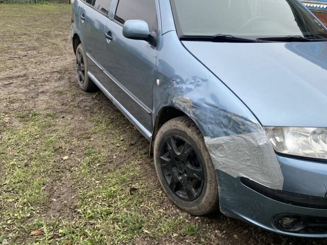 Синий Шкода Фабия, объемом двигателя 1.2 л и пробегом 370 тыс. км за 3450 $, фото 4 на Automoto.ua