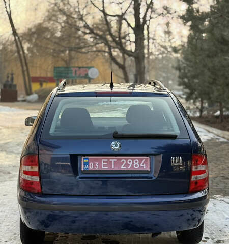 Синий Шкода Фабия, объемом двигателя 1.4 л и пробегом 235 тыс. км за 4200 $, фото 3 на Automoto.ua