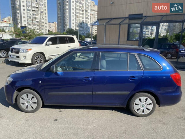 Синій Шкода Фабія, об'ємом двигуна 1.39 л та пробігом 360 тис. км за 5200 $, фото 5 на Automoto.ua