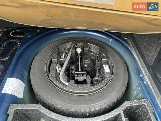 Синій Шкода Фабія, об'ємом двигуна 1.39 л та пробігом 183 тис. км за 5100 $, фото 29 на Automoto.ua