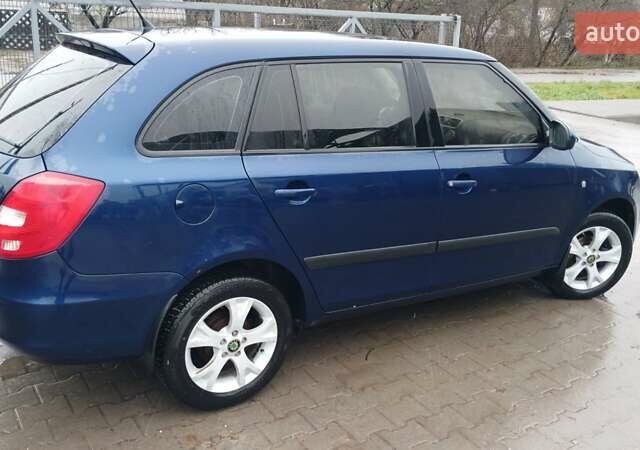 Синий Шкода Фабия, объемом двигателя 1.4 л и пробегом 182 тыс. км за 5499 $, фото 3 на Automoto.ua