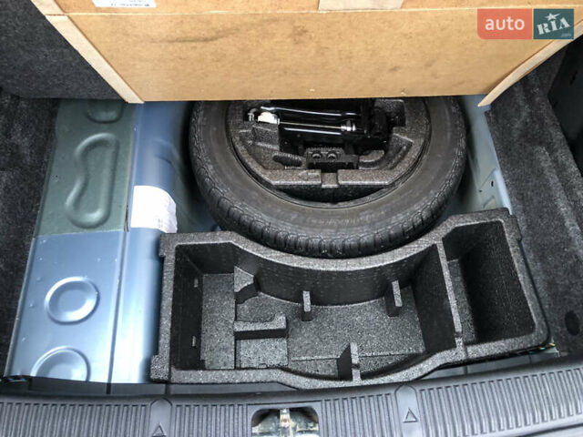 Синий Шкода Фабия, объемом двигателя 1.4 л и пробегом 200 тыс. км за 5500 $, фото 14 на Automoto.ua