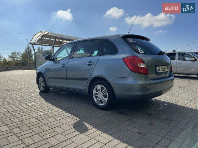 Синий Шкода Фабия, объемом двигателя 1.2 л и пробегом 265 тыс. км за 4000 $, фото 6 на Automoto.ua