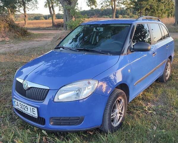 Синій Шкода Фабія, об'ємом двигуна 1.2 л та пробігом 220 тис. км за 4400 $, фото 5 на Automoto.ua