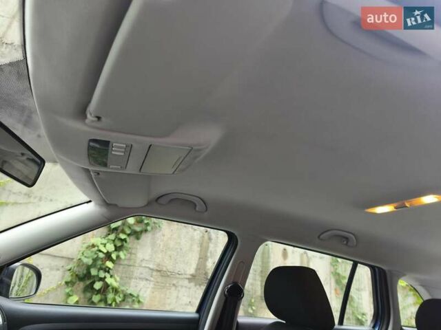 Синий Шкода Фабия, объемом двигателя 1.6 л и пробегом 243 тыс. км за 6400 $, фото 56 на Automoto.ua