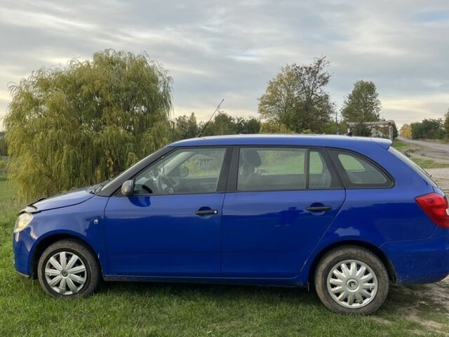 Синий Шкода Фабия, объемом двигателя 1.2 л и пробегом 250 тыс. км за 3700 $, фото 5 на Automoto.ua