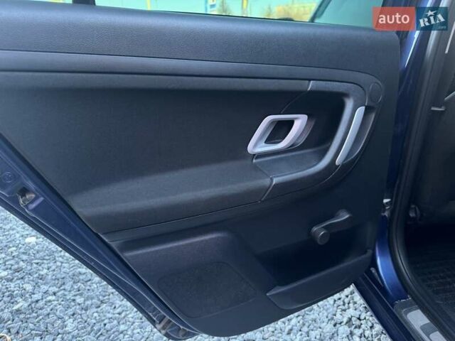 Синій Шкода Фабія, об'ємом двигуна 1.6 л та пробігом 230 тис. км за 4400 $, фото 13 на Automoto.ua